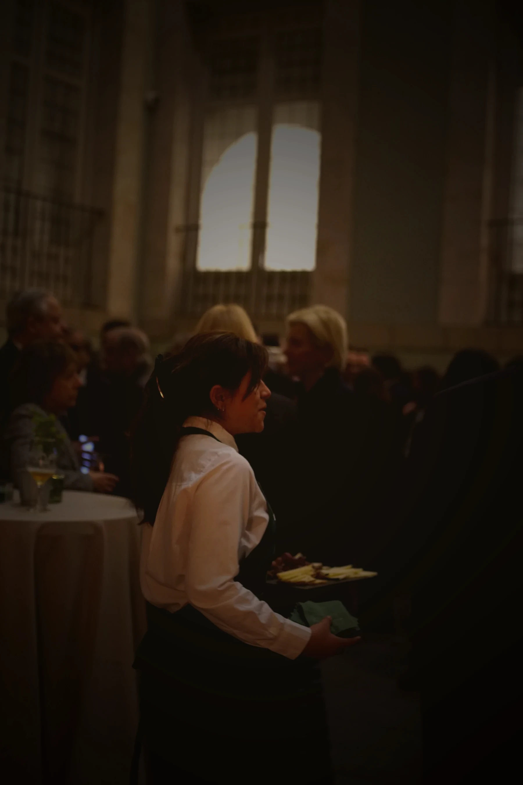 Cóctel social con servicio de camareros. Duetto Catering